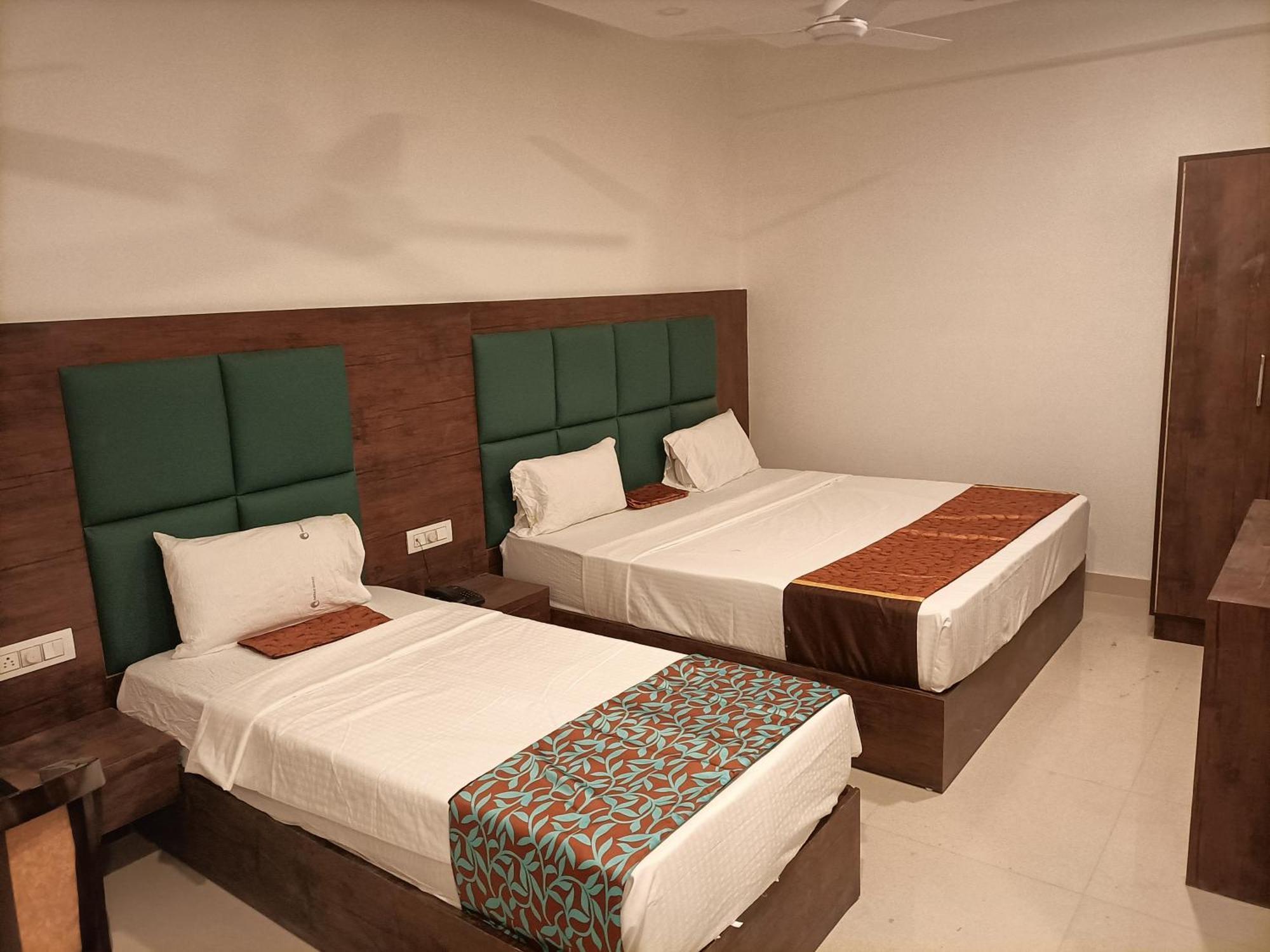 Hotel Vista Premium Tark A Family Hotel Near Igi Airport Delhi New Delhi Exterior foto